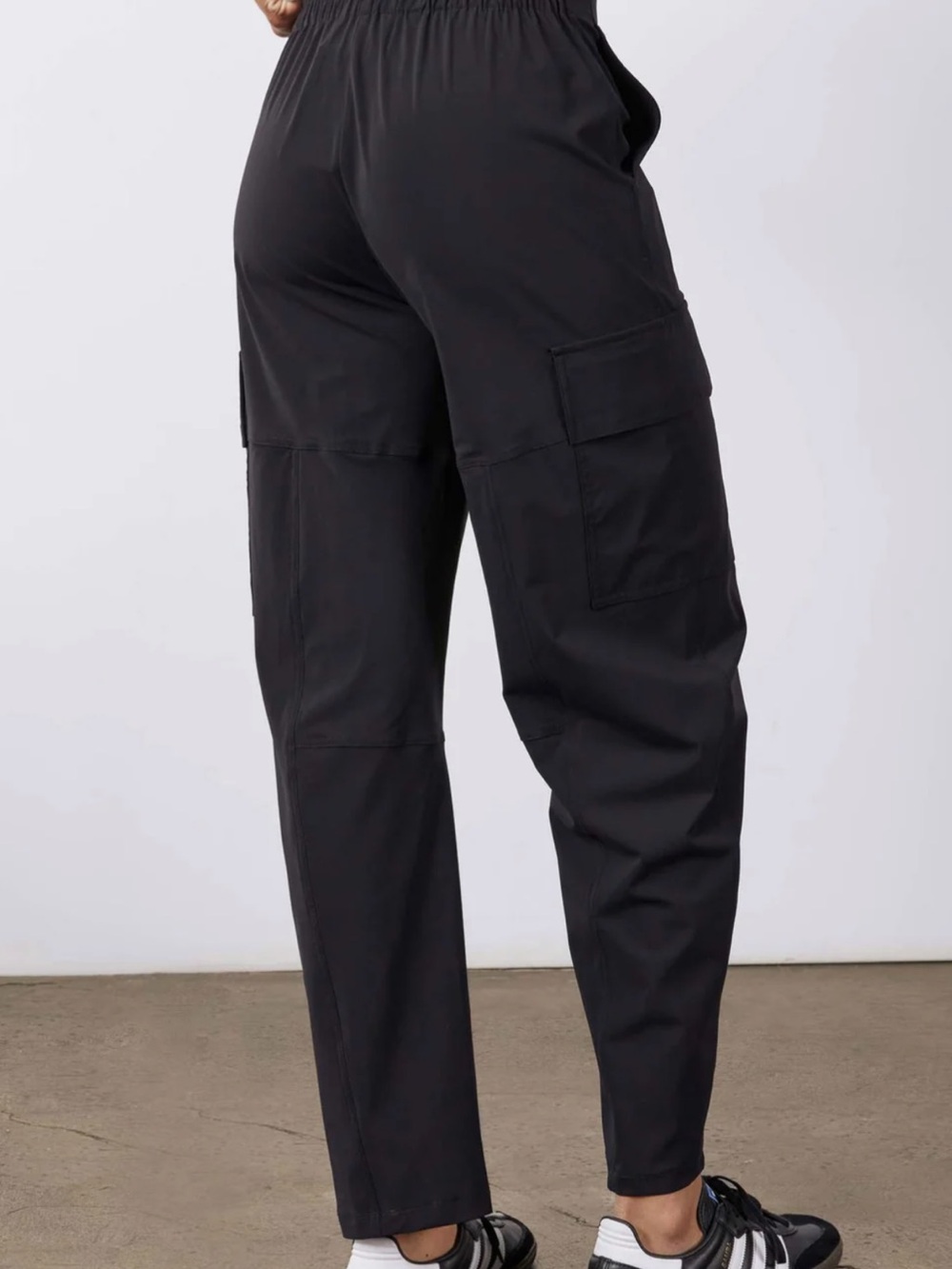 Ruti Black New Age Utility Wide-Leg Cargo Pants size 2 - Picture 2 of 8